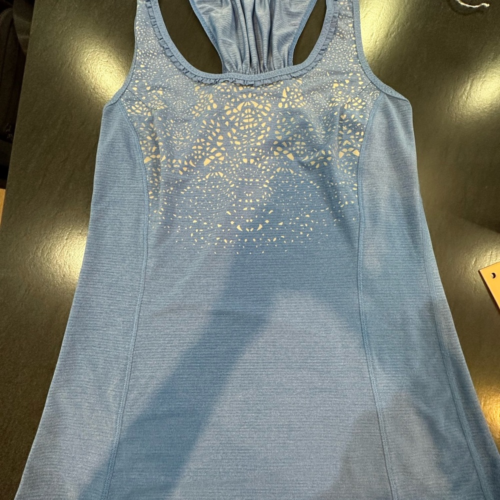 (1159) Lululemon Run: Silver Bullet Sleeveless Tech - Picture 6 of 13